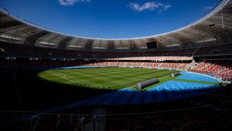 Instalaron ventiladores industriales en las tribunas del Estadio Madre de Ciudades para mitigar el calor Instalaron ventiladores industriales en las tribunas del Estadio Madre de Ciudades para mitigar el calor