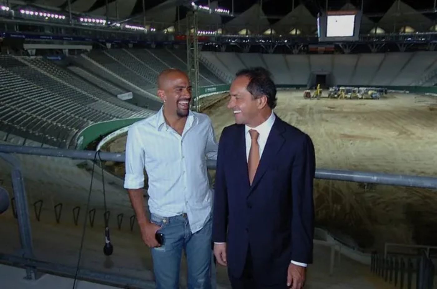 Scioli Verón estadio.jpg