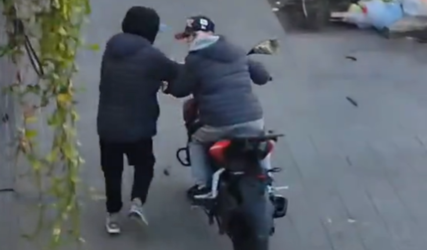 Robo moto Plaza Malvinas