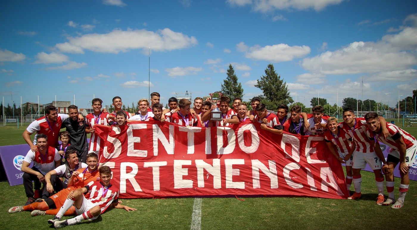 Estudiantes 2001 (1).png