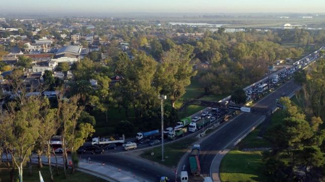 cierran accesos clave a capital desde la plata por obras en el paseo del bajo