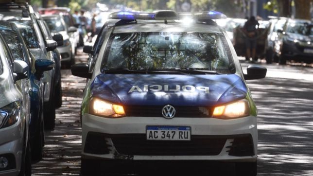 un hombre se hizo pasar por cliente y robo en un local de ropa de la plata