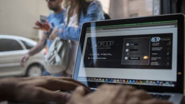 el gobierno lanza creditos por hasta $150.000 para mas de un millon de monotributistas