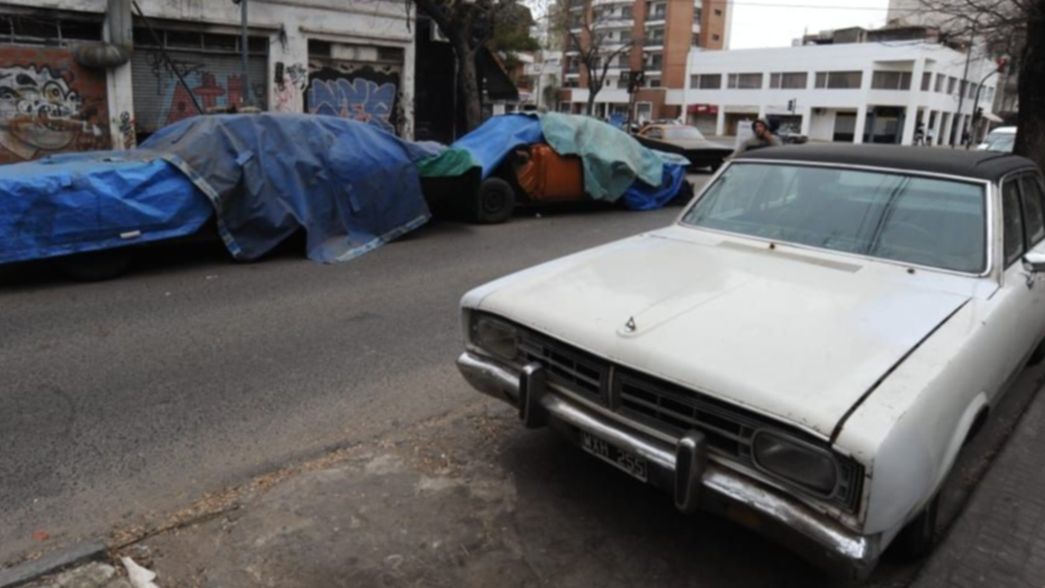 Así es el plan para sacar autos abandonados en las calles de La Plata