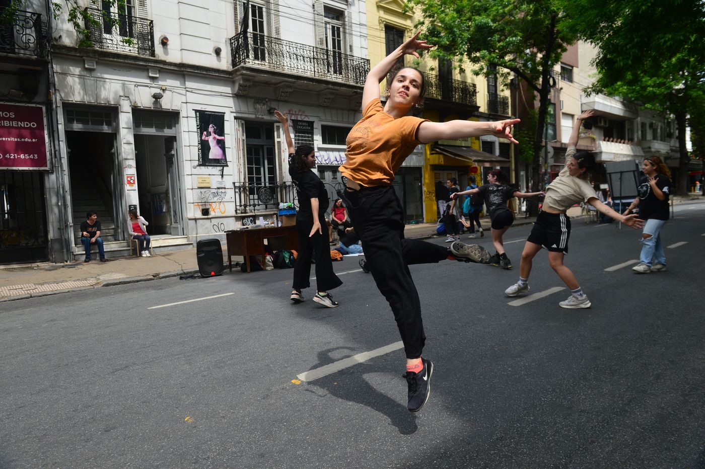 Clase pública de la escuela de danza (1).jpg