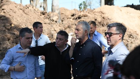 Fuerza Patria cierra su campaña en La Plata con una recorrida de Alak y los candidatos por los barrios