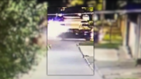 Chocaron dos camionetas, subieron a la vereda y destrozaron la fachada de un comercio Chocaron dos camionetas, subieron a la vereda y destrozaron la fachada de un comercio