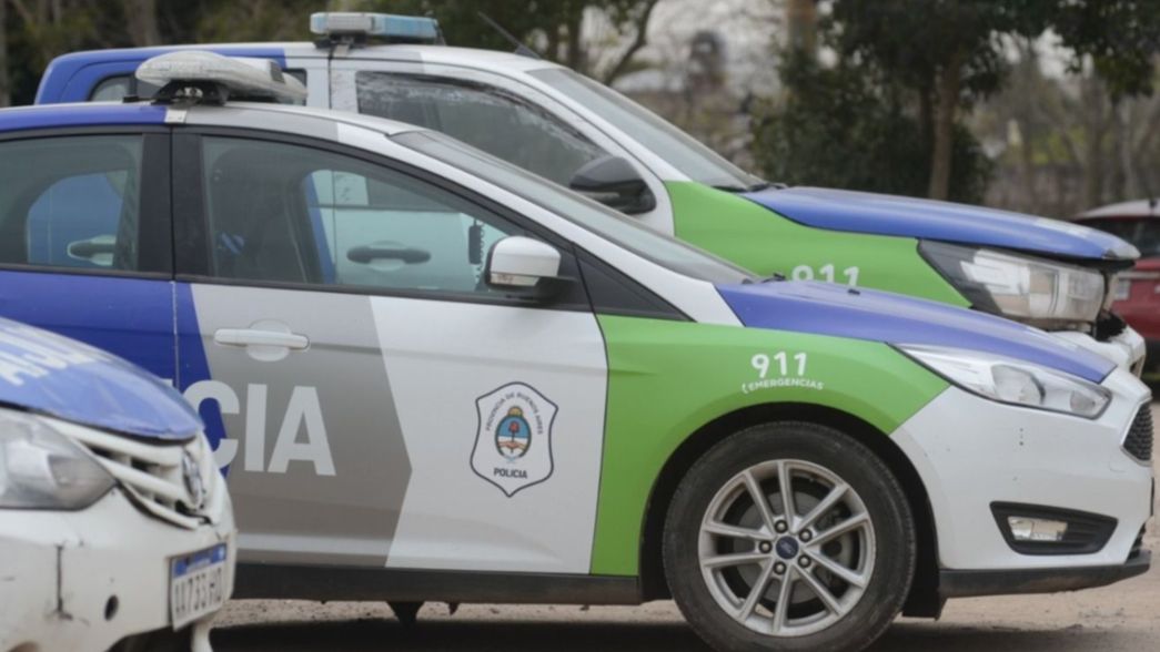 Una mujer apuñaló a un joven en plena calle porque lo reconoció por un viejo robo