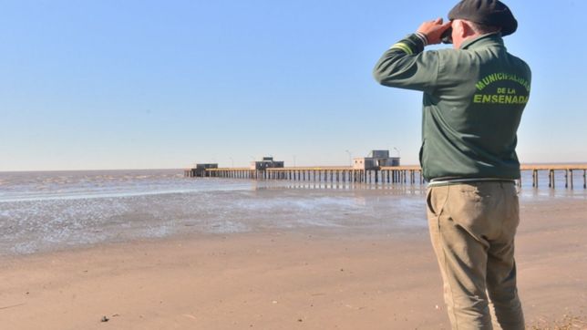 mientras el pais elige sus candidatos a presidente, sigue la busqueda de los pescadores