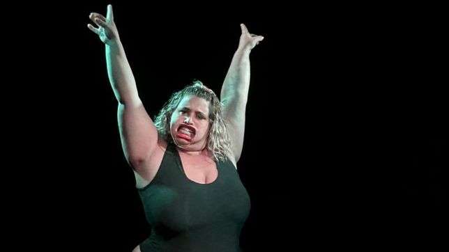 la monstrua desnuda, la innovadora obra que se presenta en el teatro escenario 40 de la plata