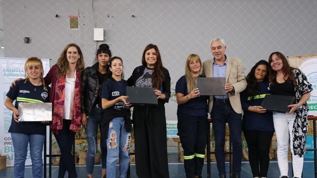el ministerio de ambiente lanzo un programa para promover la educacion ambiental