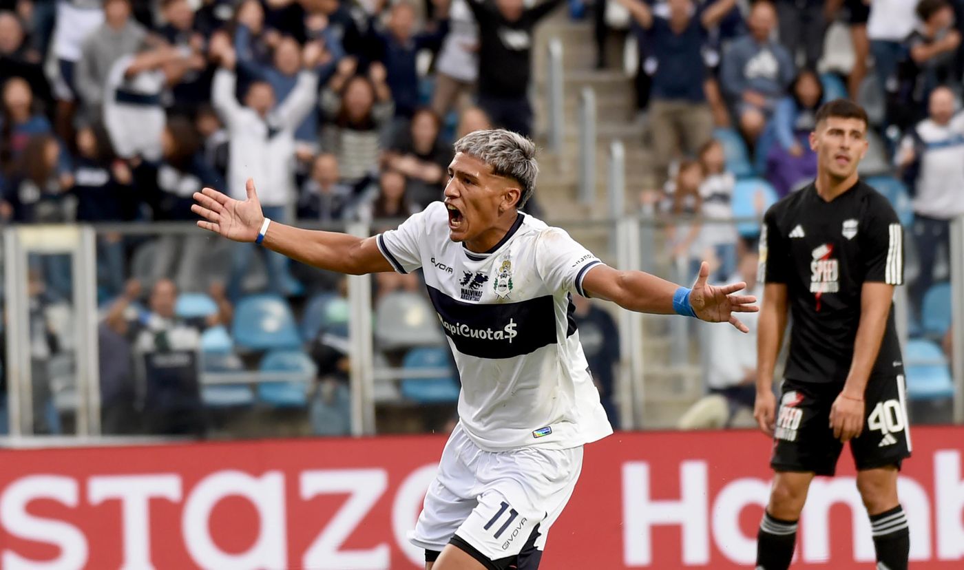 Gimnasia Riestra Ramirez gol 3.jpg