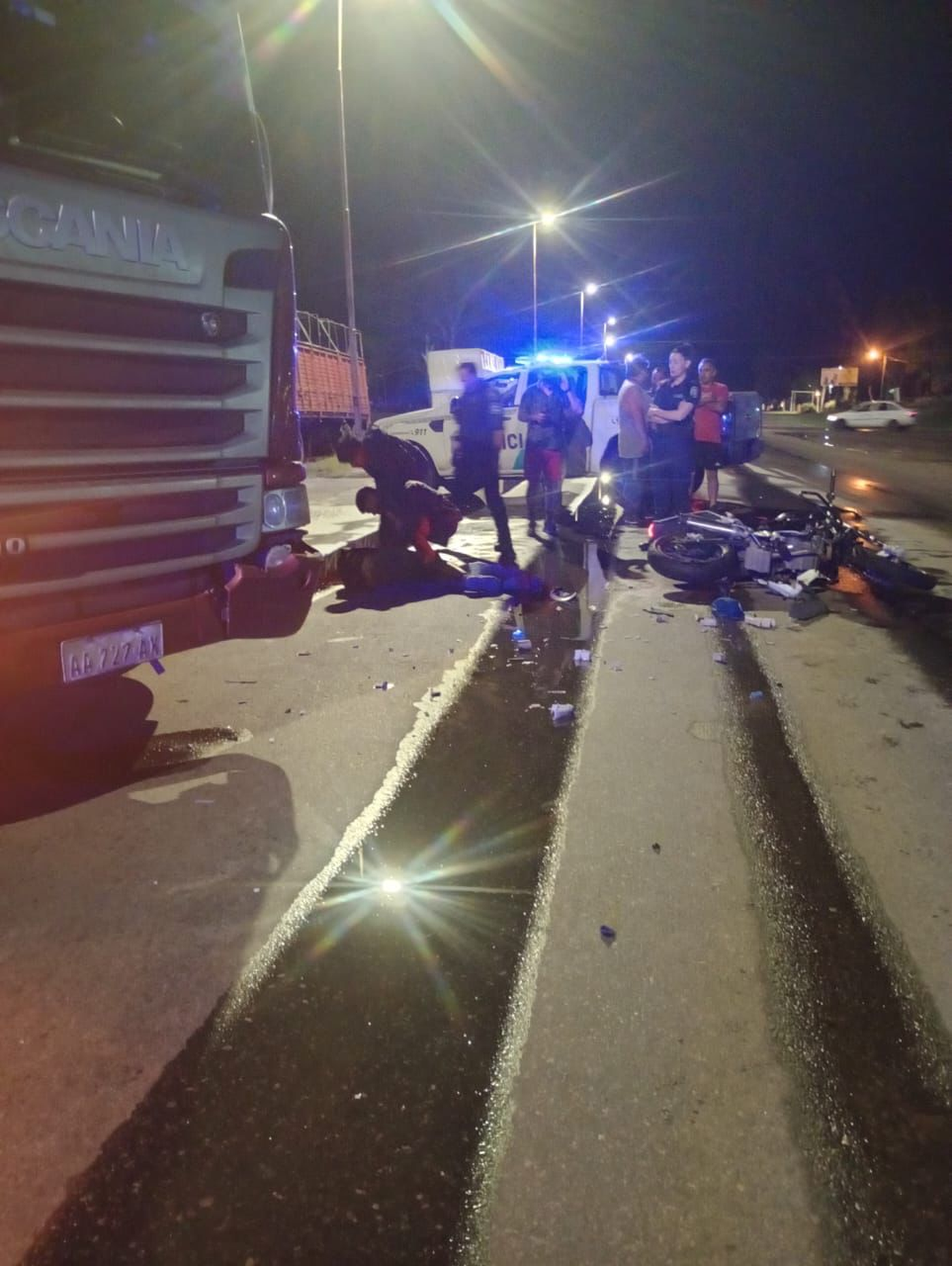 El grave accidente ocurrido en las afueras de La Plata le costó la vida a un adolescente de 17 años.