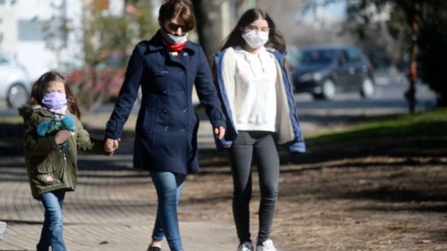 un infectologo apoyo las salidas en la plata: siempre sera mas saludable ir a la plaza
