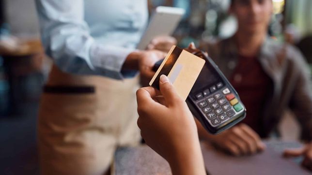 novedoso juicio oral en la plata por comprar con una tarjeta de debito extraviada