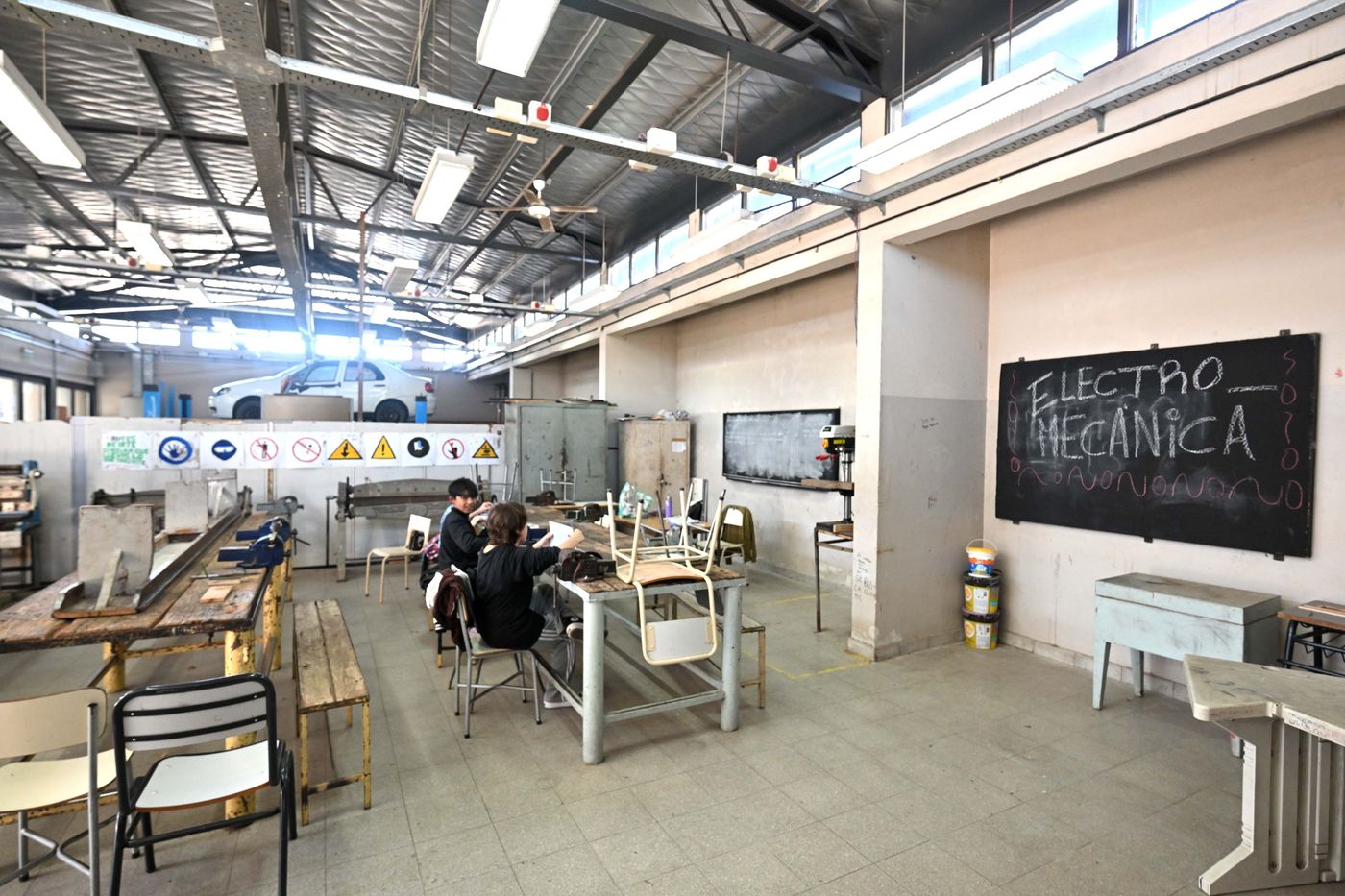 Escuela Técnica Nº 3 de Los Hornos (3)