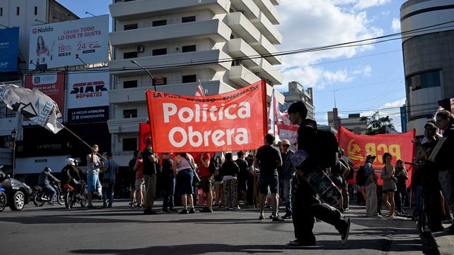 manifestantes protestaron en la plata contra el ataque de estados unidos a venezuela