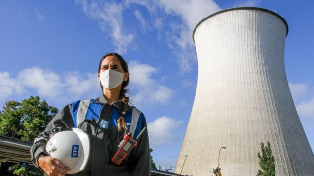 ¿quien es la jefa de la planta de ypf que mejora los combustibles de argentina?