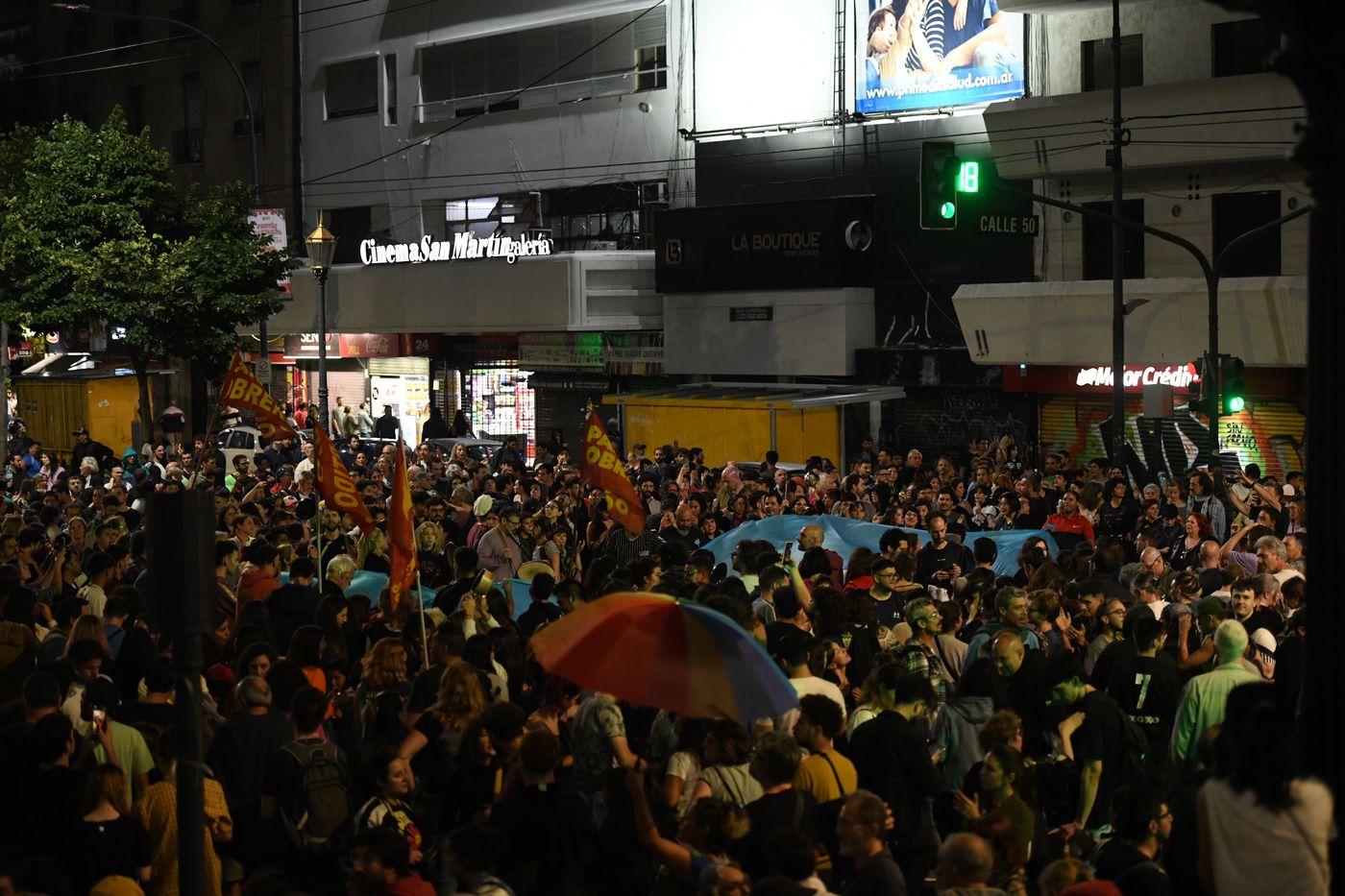 8 Cacerolazo en 7 y 50.jpeg