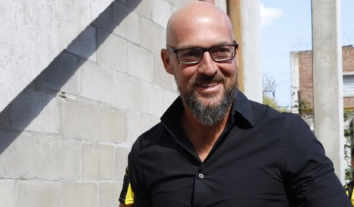 Alejandro Orfila sonríe.png