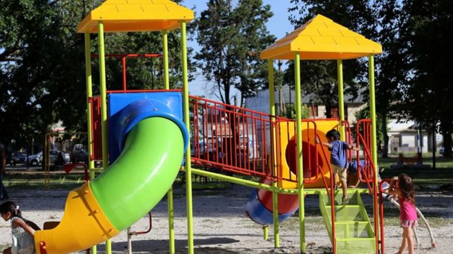 ya estan en funcionamiento los juegos renovables de parques y plazas de la plata