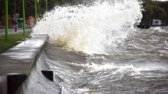alerta por una aviso de crecida del rio de la plata en la region