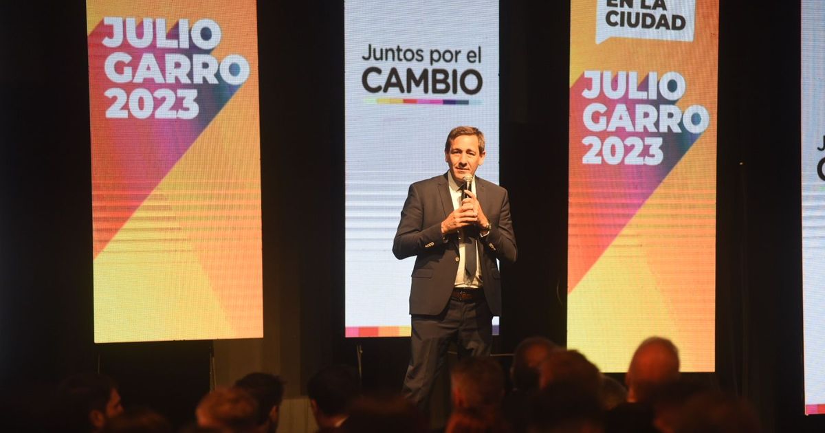 Julio Garro: Queremos recuperar el Banco Municipal de La Plata para el  laburante y todos los platenses