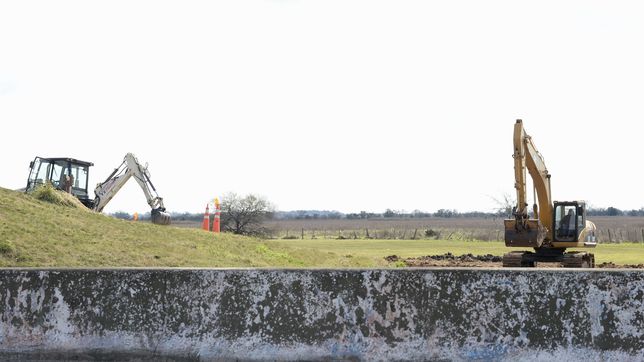 ¿como avanza la obra de la bajada de la autopista en city bell?