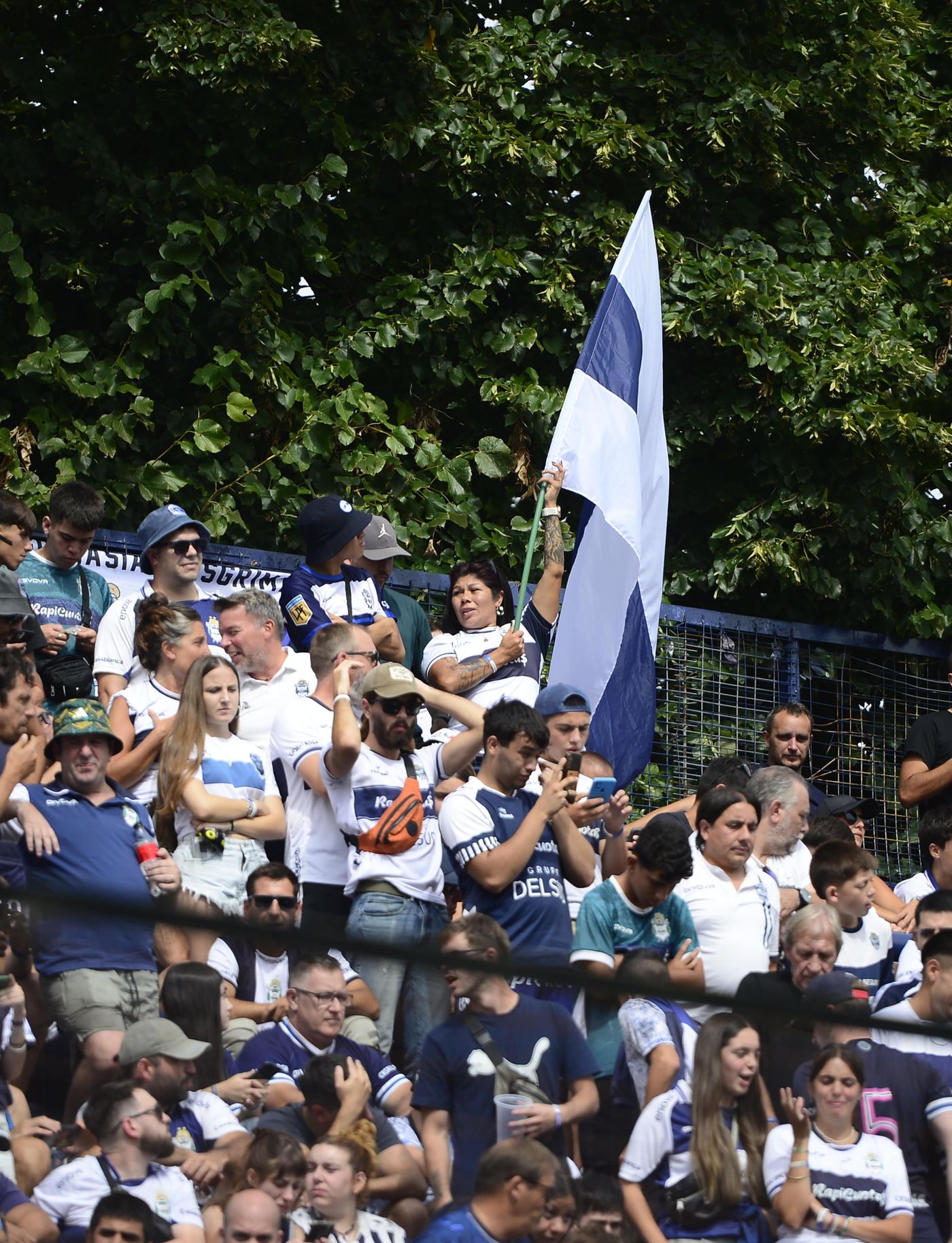 Gimnasia Estudiantes clásico hinchas 1