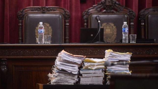 lo denunciaron por grooming y resulto inocente, pero no le dejan ver a sus hijas