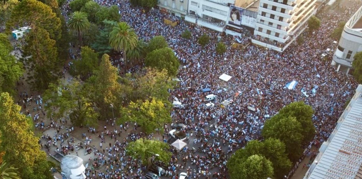 Festejo Argentina Croacia en 7 y 50