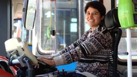 la historia de marthina, la primera mujer que manejara un micro en las calles de la plata la historia de marthina, la primera mujer que manejara un micro en las calles de la plata