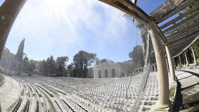el convenio para restaurar el teatro del lago reavivio la pelea politica en la plata