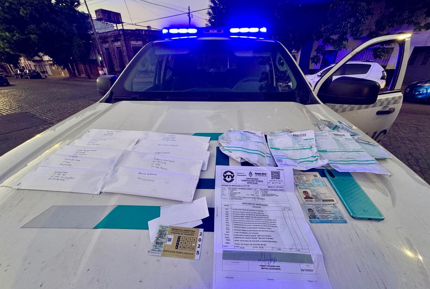 Los elementos secuestrados por la Policía durante el operativo en La Plata