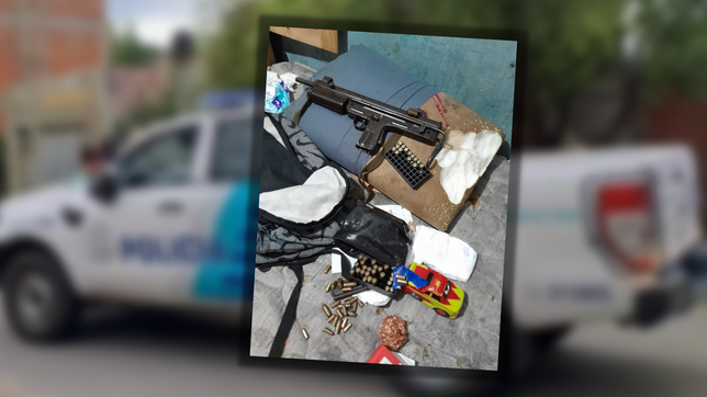 ofrecian un hot sale de nieve en la plata y cayeron con droga y hasta una ametralladora