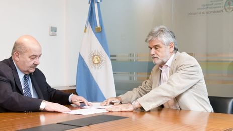 Se firmó un acuerdo para que la UNLP tenga su planta para desarrollar vacunas