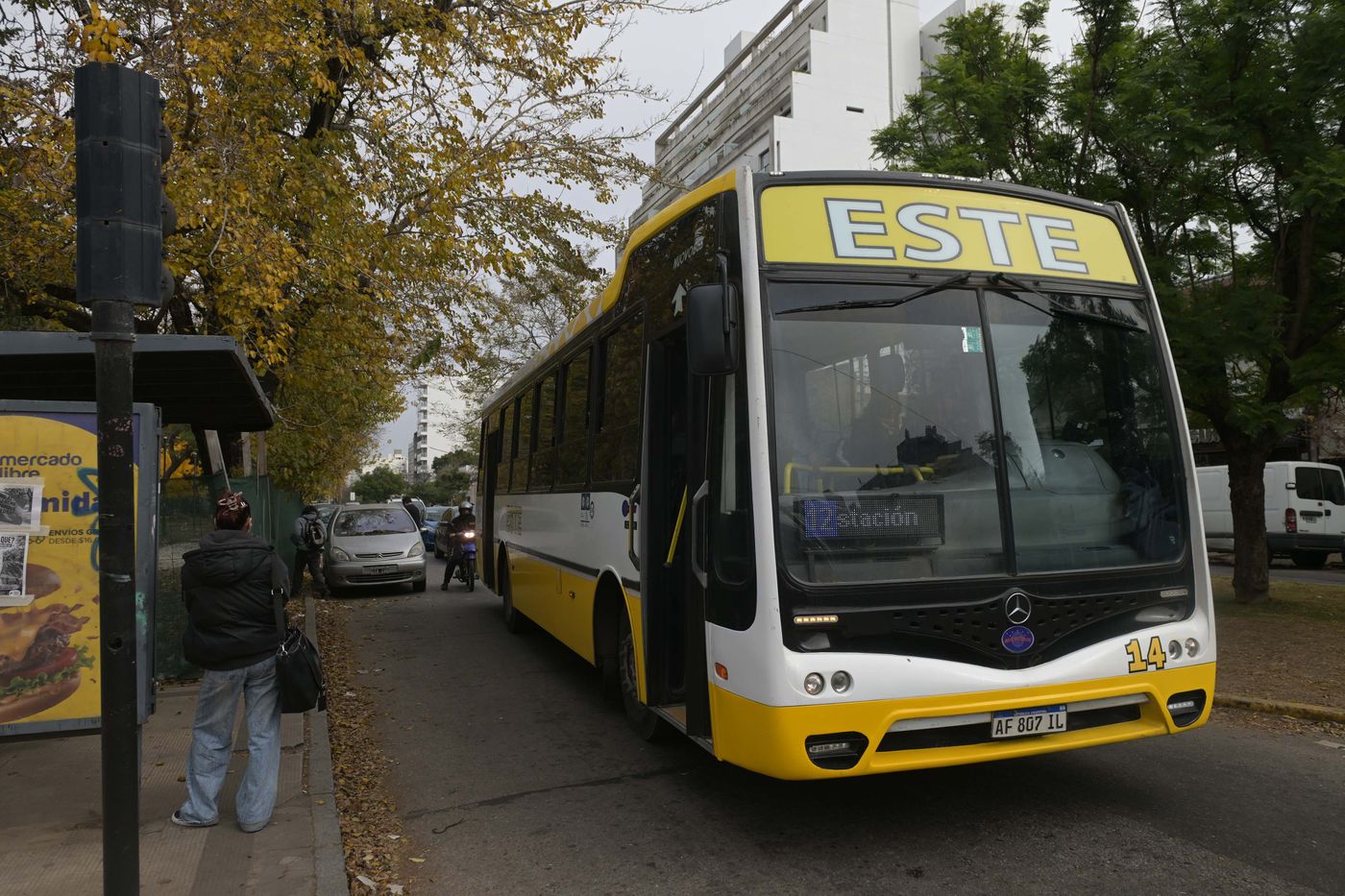 Parada de micros en Parque Saavedra línea Este