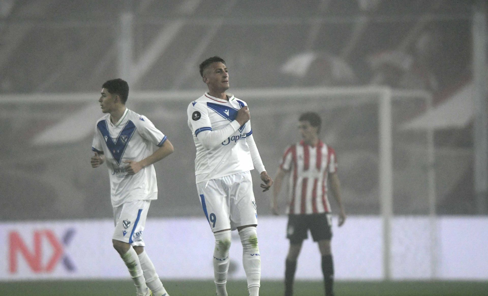 Estudiantes Velez Supercopa Internacional gol Velez.jpg
