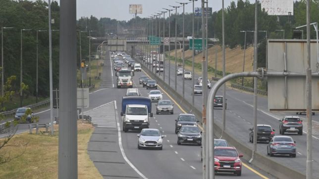 restringen la circulacion de camiones en la autopista y rutas bonaerenses por el feriado