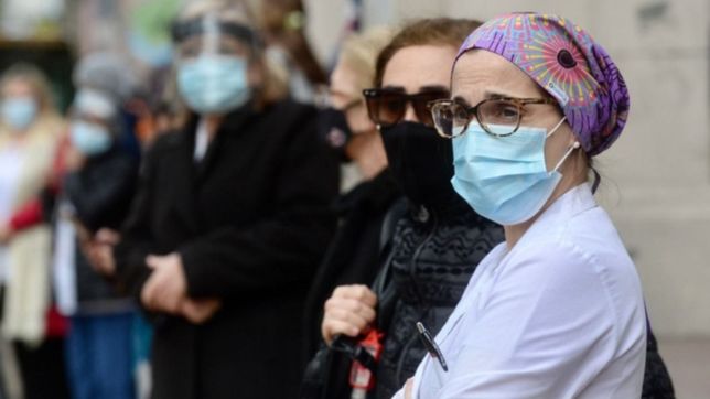 la provincia advirtio por el agotamiento del personal de salud: esta sobreexigido