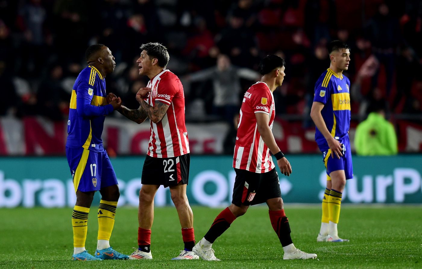 Estudiantes Boca Enzo Pérez Advíncula.jpg