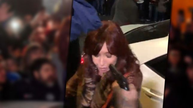 gravisimo ataque contra cristina kirchner: intentaron asesinarla en la puerta de su casa