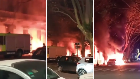 Infierno en pleno centro de La Plata: incendiaron contenedores y se prendió fuego un auto