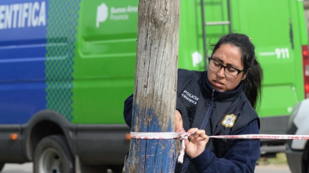 Una mujer de 46 años se atrincheró en la casa de sus padres y se resistió a los tiros