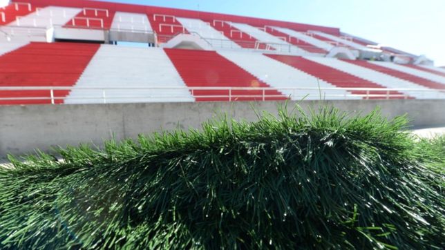 famosos e hinchas de estudiantes graban una cancion para el regreso a 1 y 57