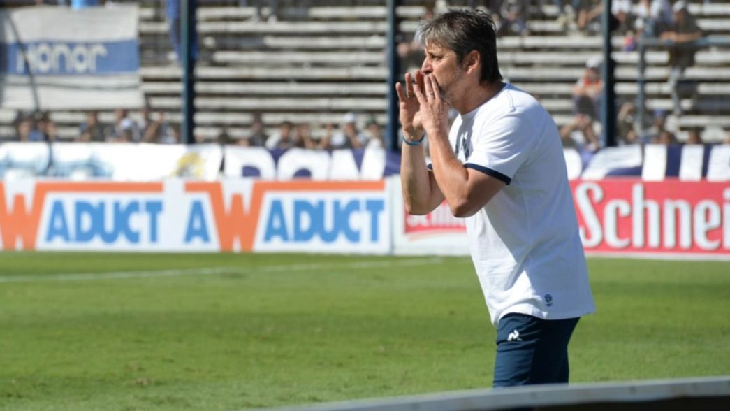 Gimnasia: el Indio está obligado a cambiar y piensa en el reemplazante de Víctor Ayala