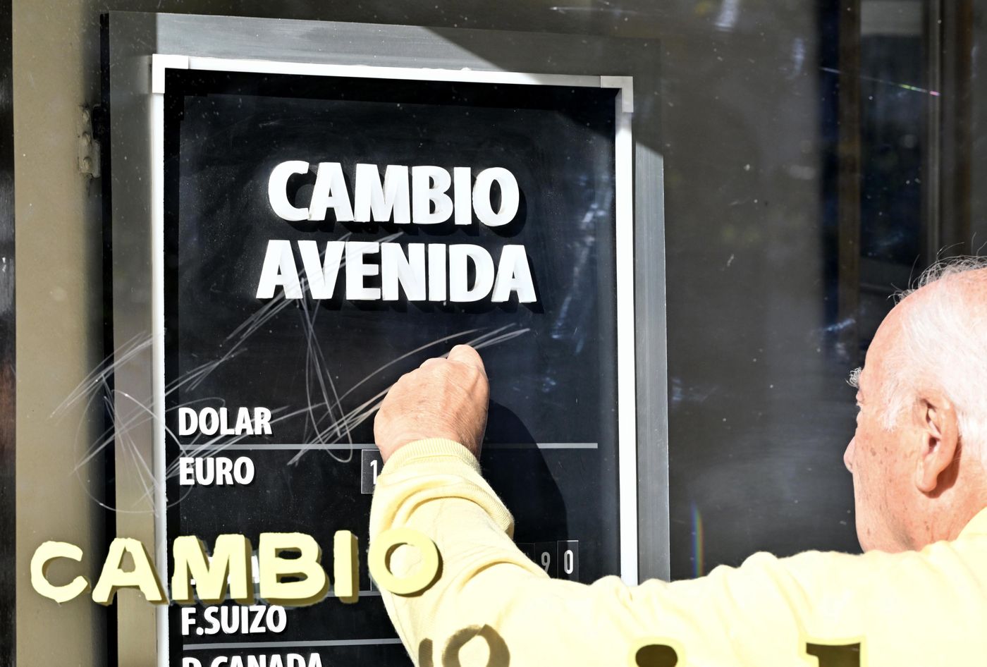 Dólares casas de cambio (2).JPG