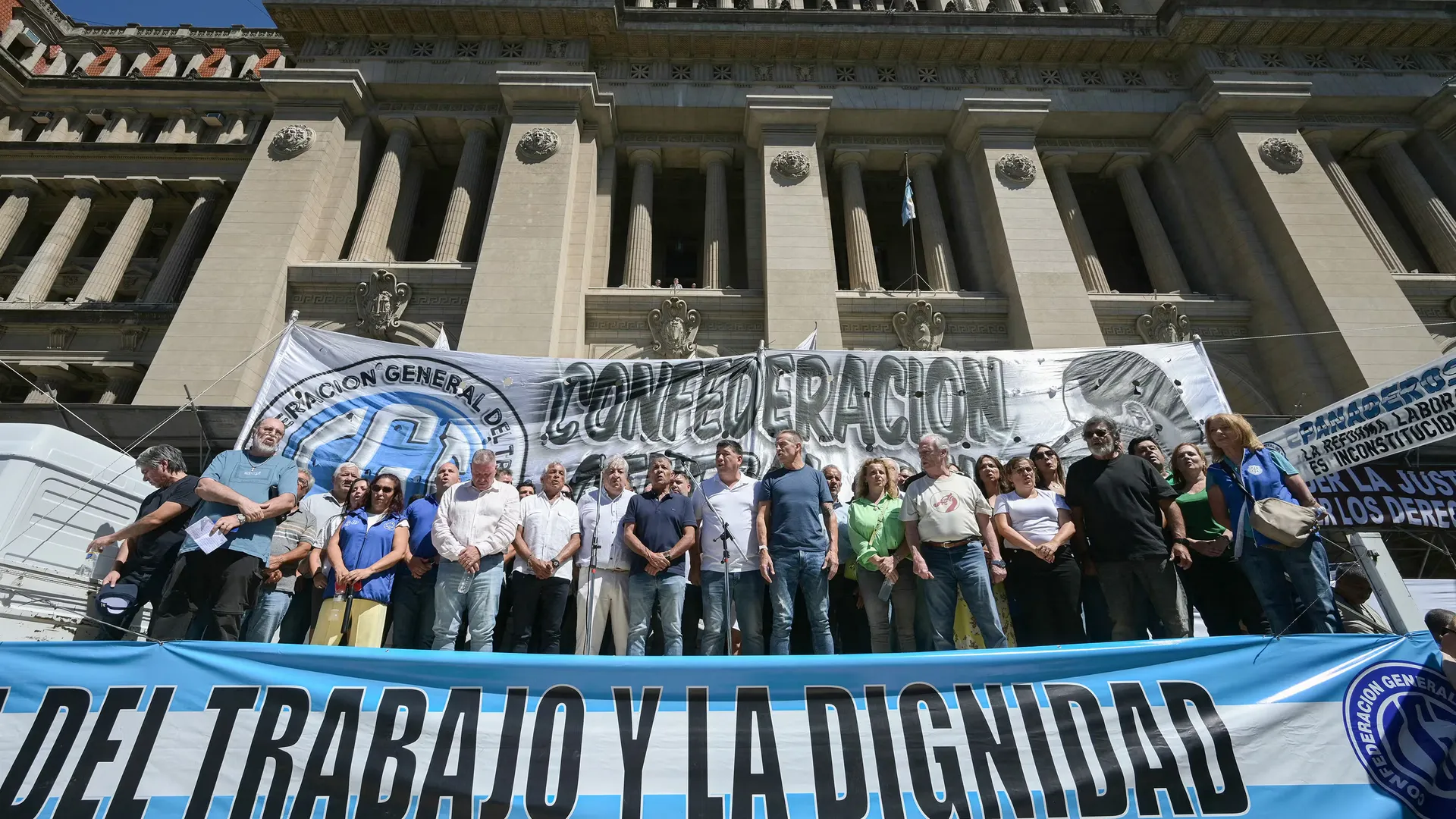 Ante el amparo de la CGT, el Gobierno define su estrategia para defender la reforma laboral