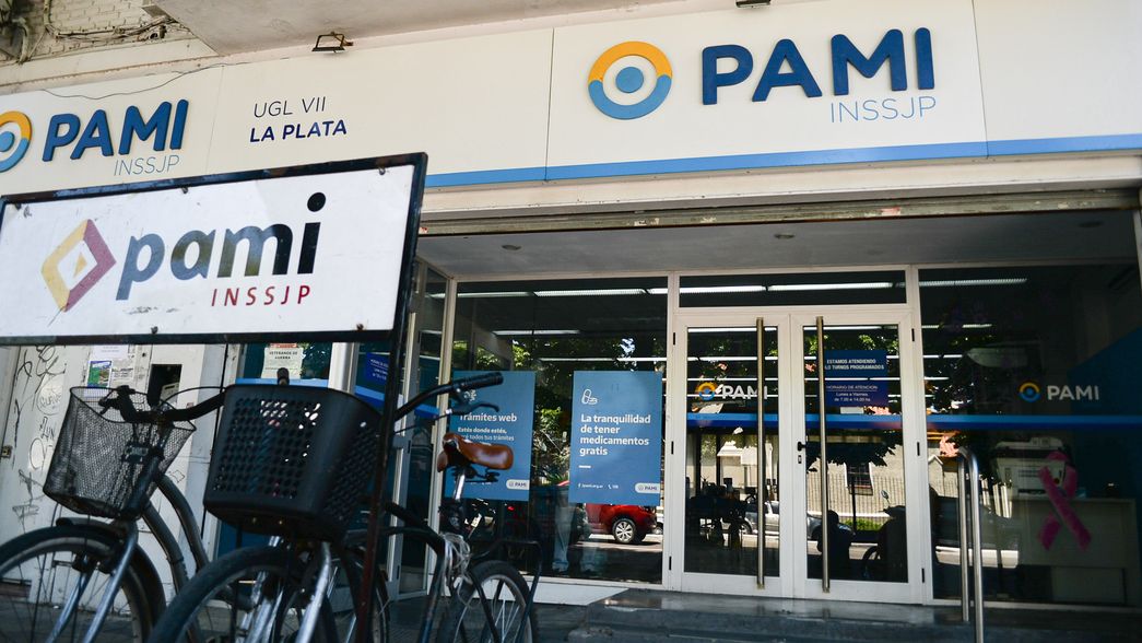 La motosierra llegó al PAMI de La Plata: echaron a cinco empleados y se encienden alarmas