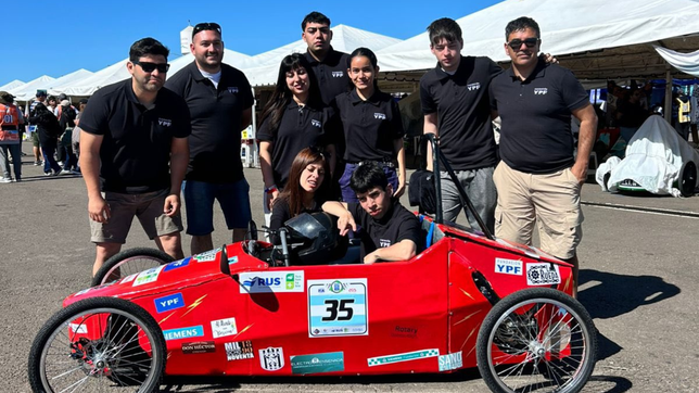 los alumnos de la escuela tecnica de ensenada que construyeron un karting electrico ganaron la competencia de ypf